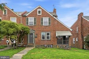 featured image of 309 W 38th St