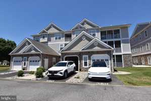 featured image of 3802 N Sagamore Dr