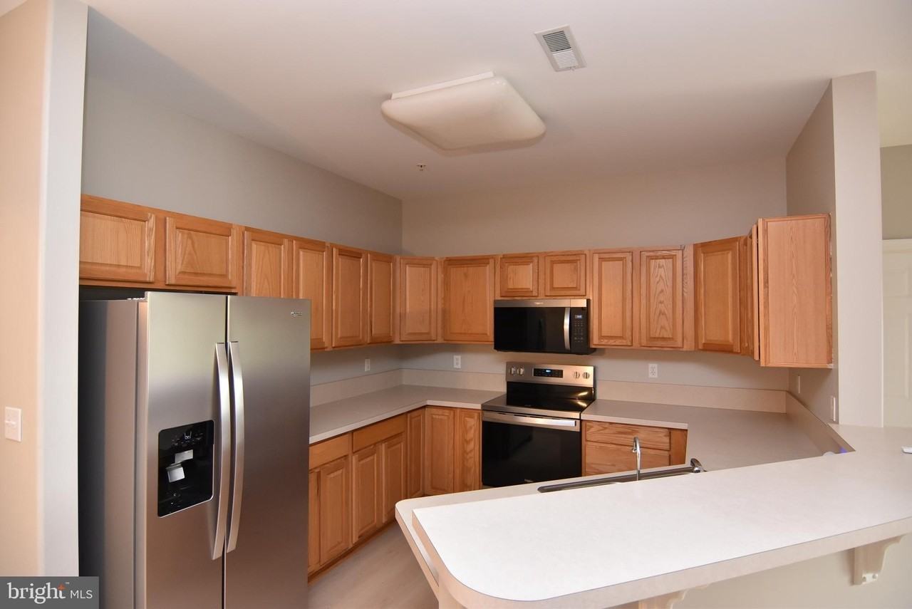 3802 N Sagamore Dr - Photo 4 of 23