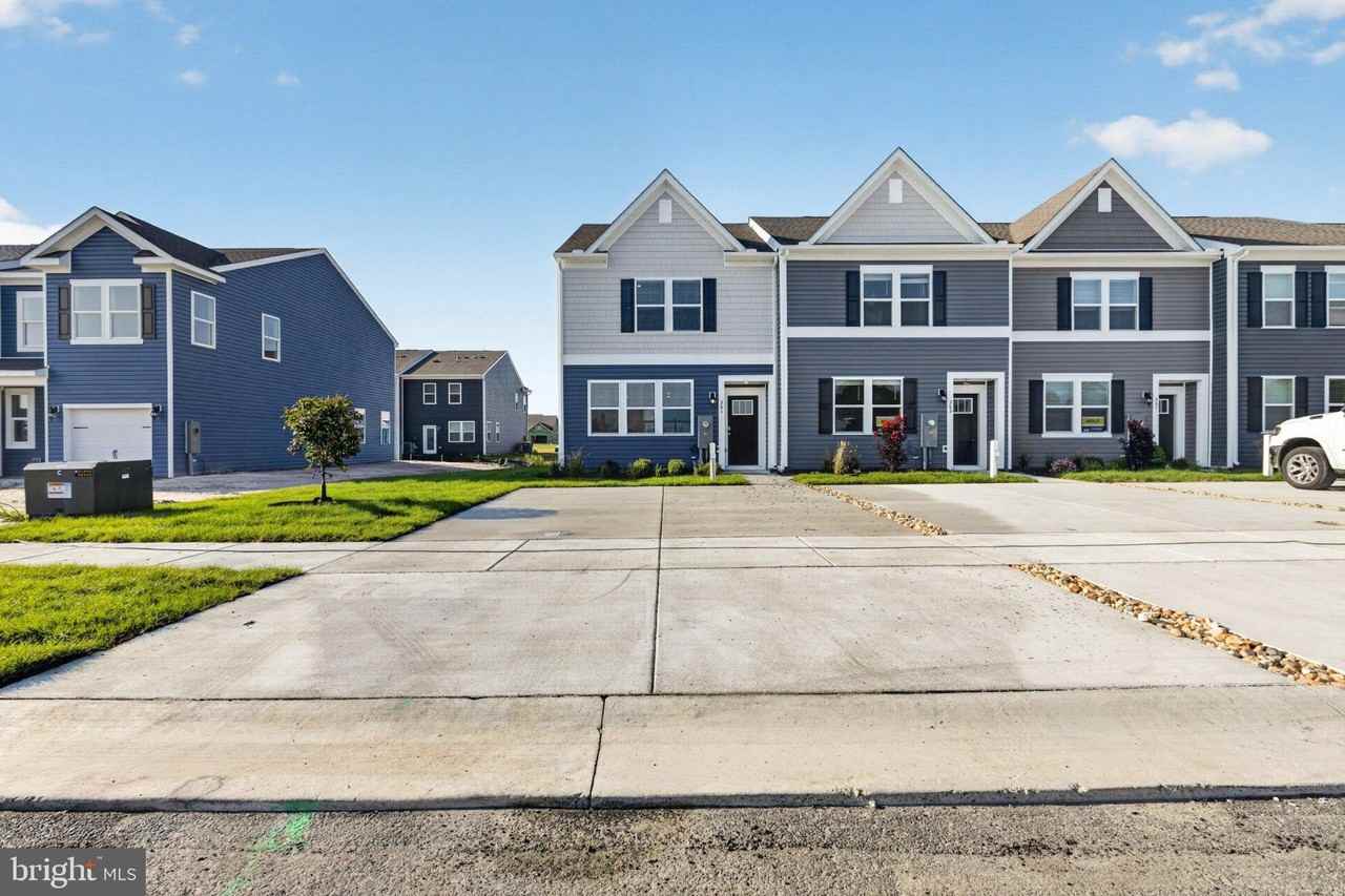 561 Norwood Dr - Photo 4 of 35