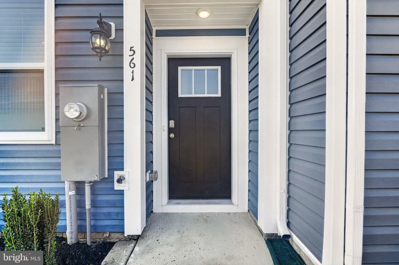 561 Norwood Dr - Photo 5 of 35
