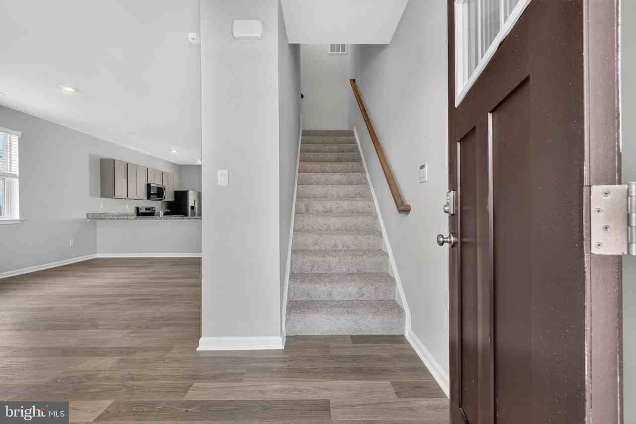 561 Norwood Dr - Photo 6 of 35
