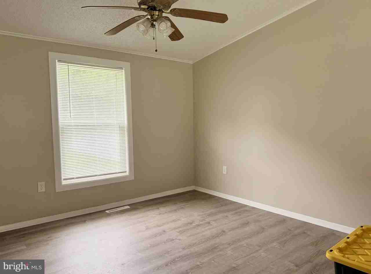 45 Bryan Dr - Photo 4 of 12