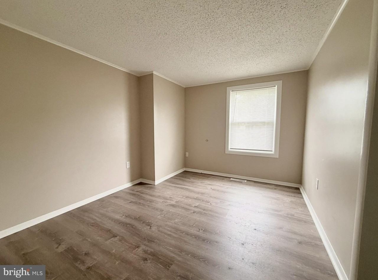 45 Bryan Dr - Photo 7 of 12