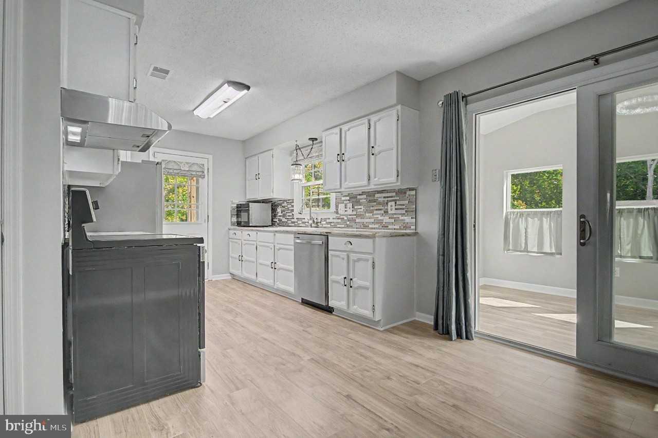 2615 Point Lookout Cv - Photo 5 of 34