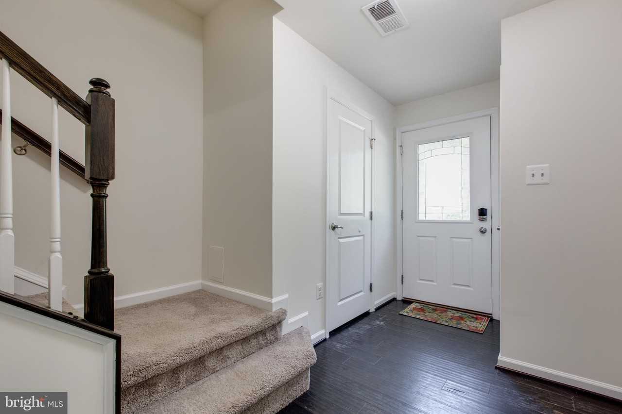 2623 Richmond Way - Photo 5 of 47