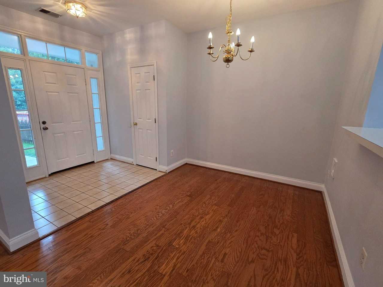 2749 Middle Neck Rd - Photo 3 of 12