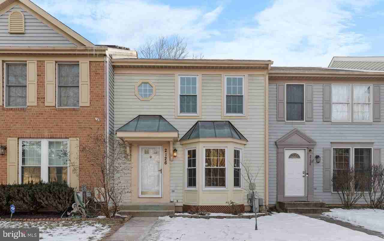 2126 Commissary Cir - Photo 4 of 34