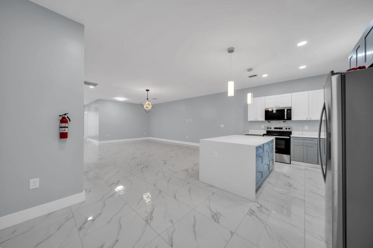 Harry Ave S - Photo 5 of 16