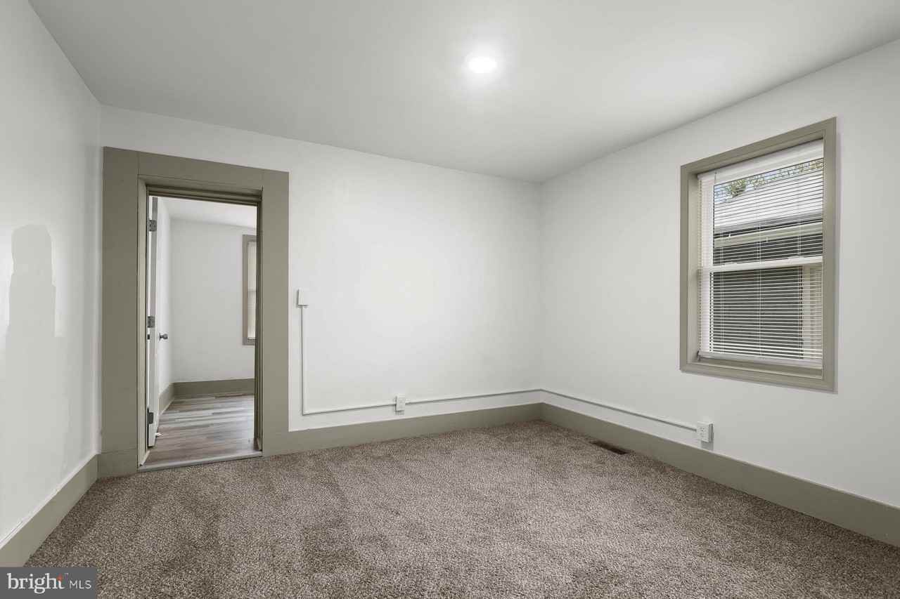 2838 W Lanvale St - Photo 5 of 24