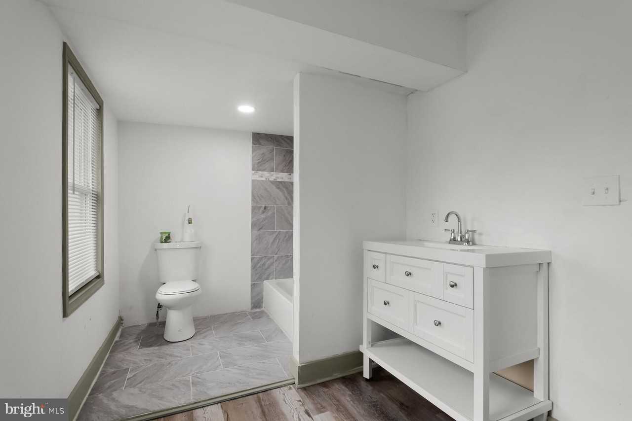 2838 W Lanvale St - Photo 6 of 24