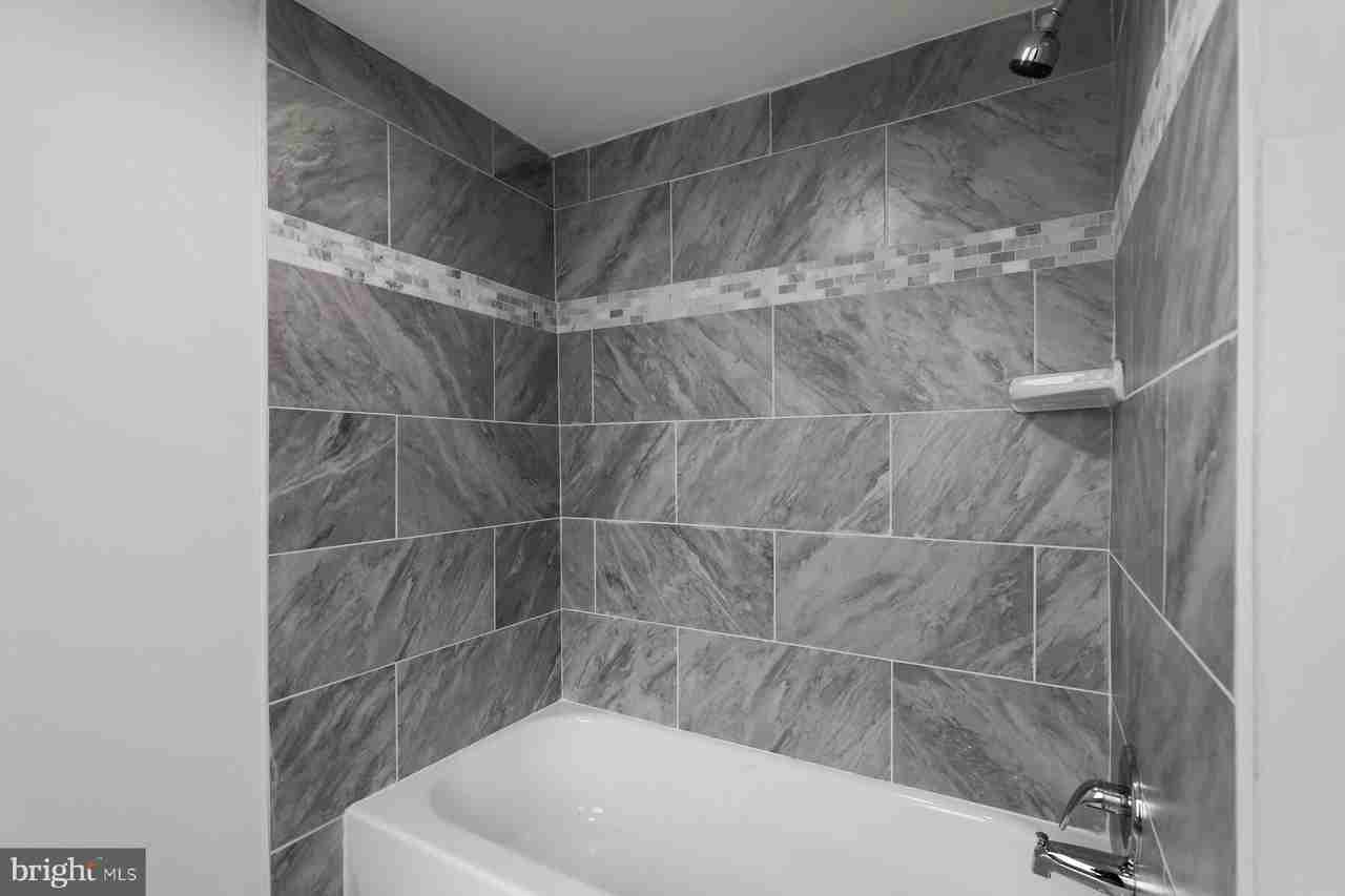 2838 W Lanvale St - Photo 7 of 24