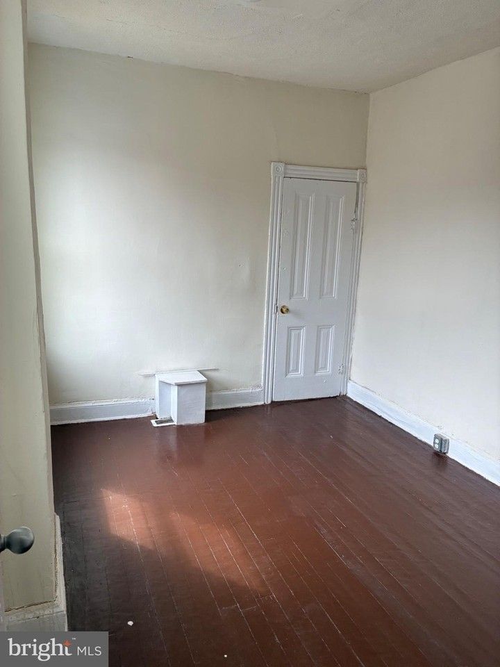 1815 Clifton Ave - Photo 2 of 7
