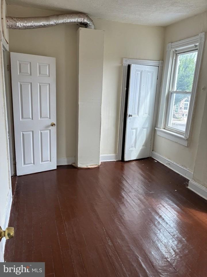 1815 Clifton Ave - Photo 3 of 7