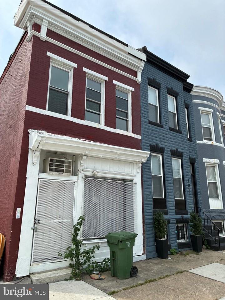 1815 Clifton Ave - Photo 5 of 7