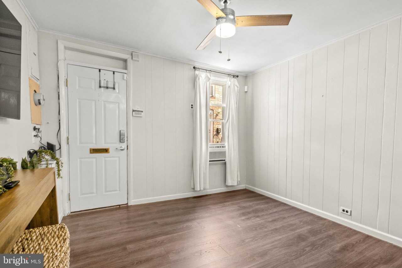 308 S Castle St - Photo 4 of 27