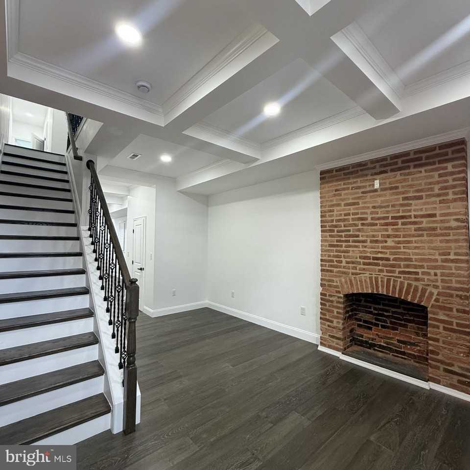 1432 E Lanvale St - Photo 4 of 37
