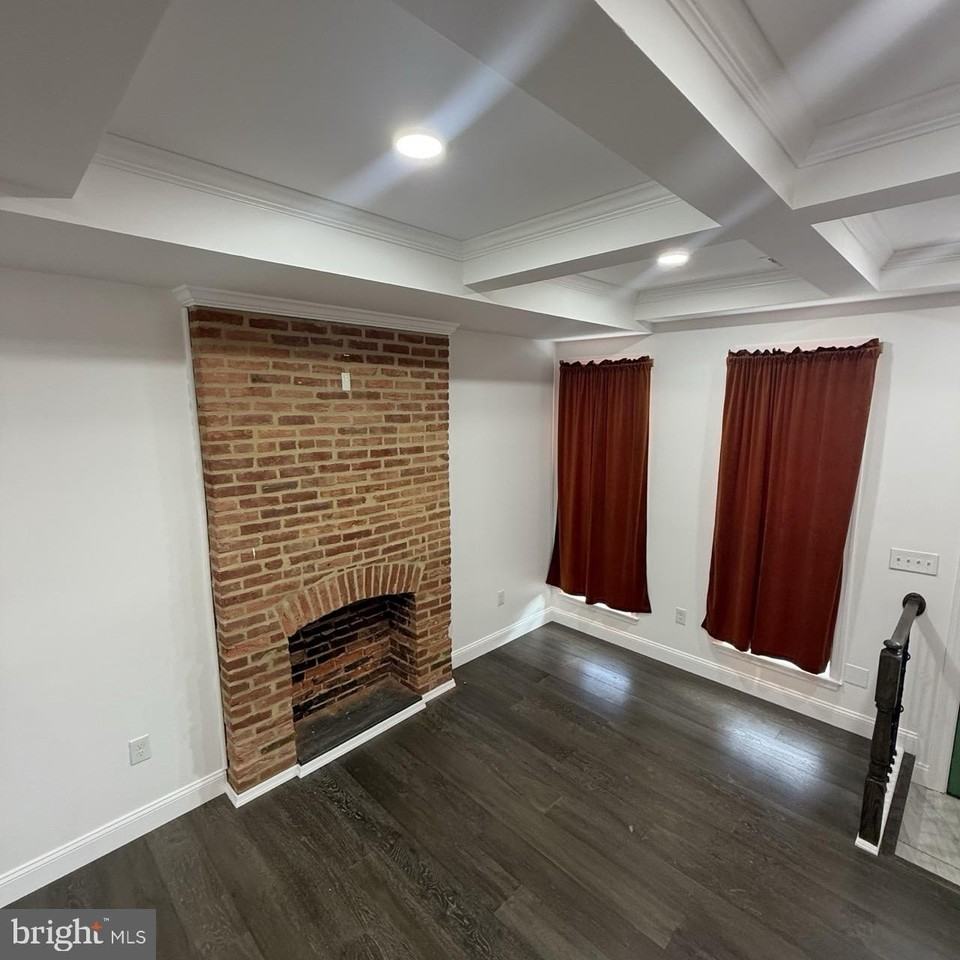 1432 E Lanvale St - Photo 6 of 37
