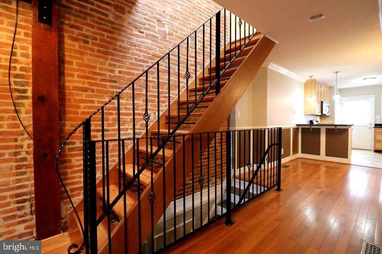 1605 Marshall St - Photo 7 of 26