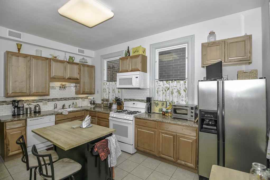 3222 N Racine Ave #2 - Photo 2 of 20