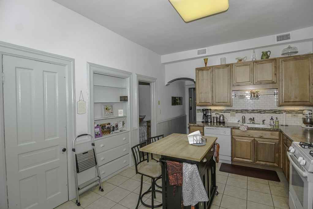3222 N Racine Ave #2 - Photo 3 of 20