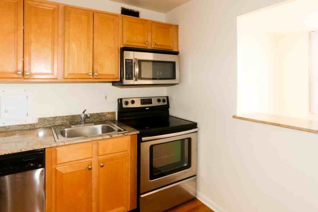 5650 N Sheridan Rd #15F - Photo 2 of 14