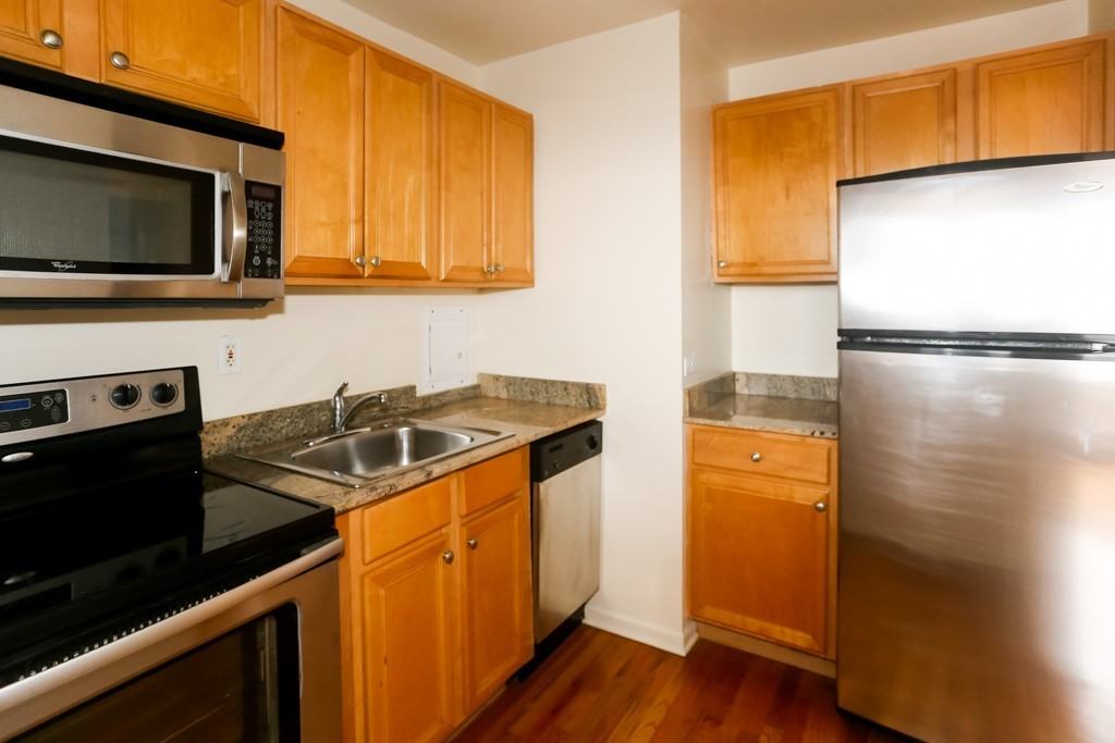 5650 N Sheridan Rd #15F - Photo 3 of 14