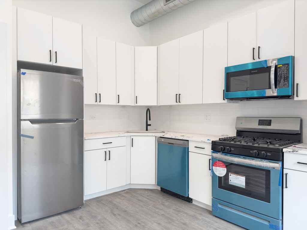4731 N Western Ave #208 - Photo 3 of 15