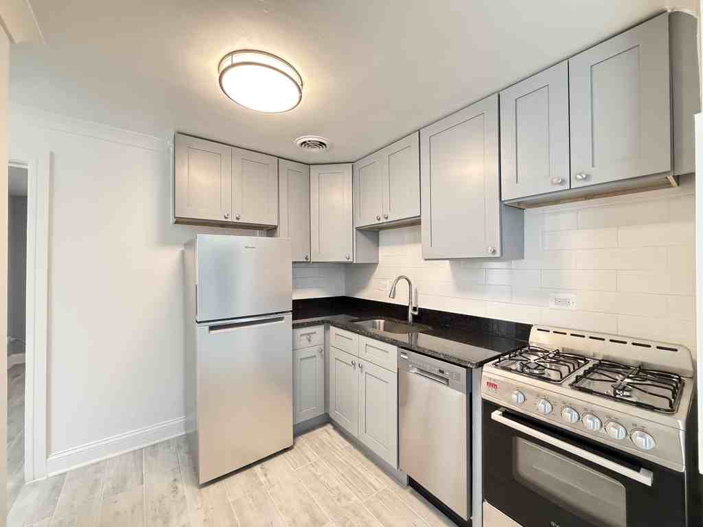 6731 N California Ave #GS - Photo 3 of 21