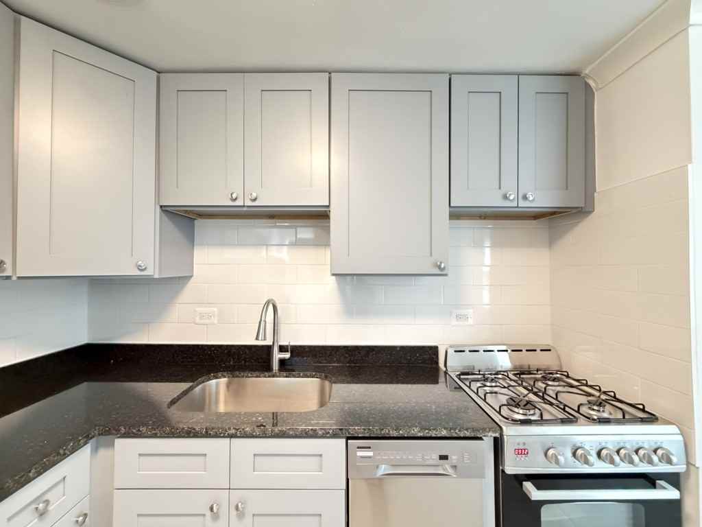 6731 N California Ave #GS - Photo 4 of 21