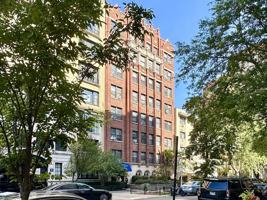 featured image of 434 W Wellington Ave #606