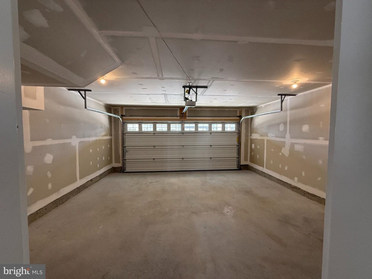 7815 Barrensdale Rd - Photo 4 of 17