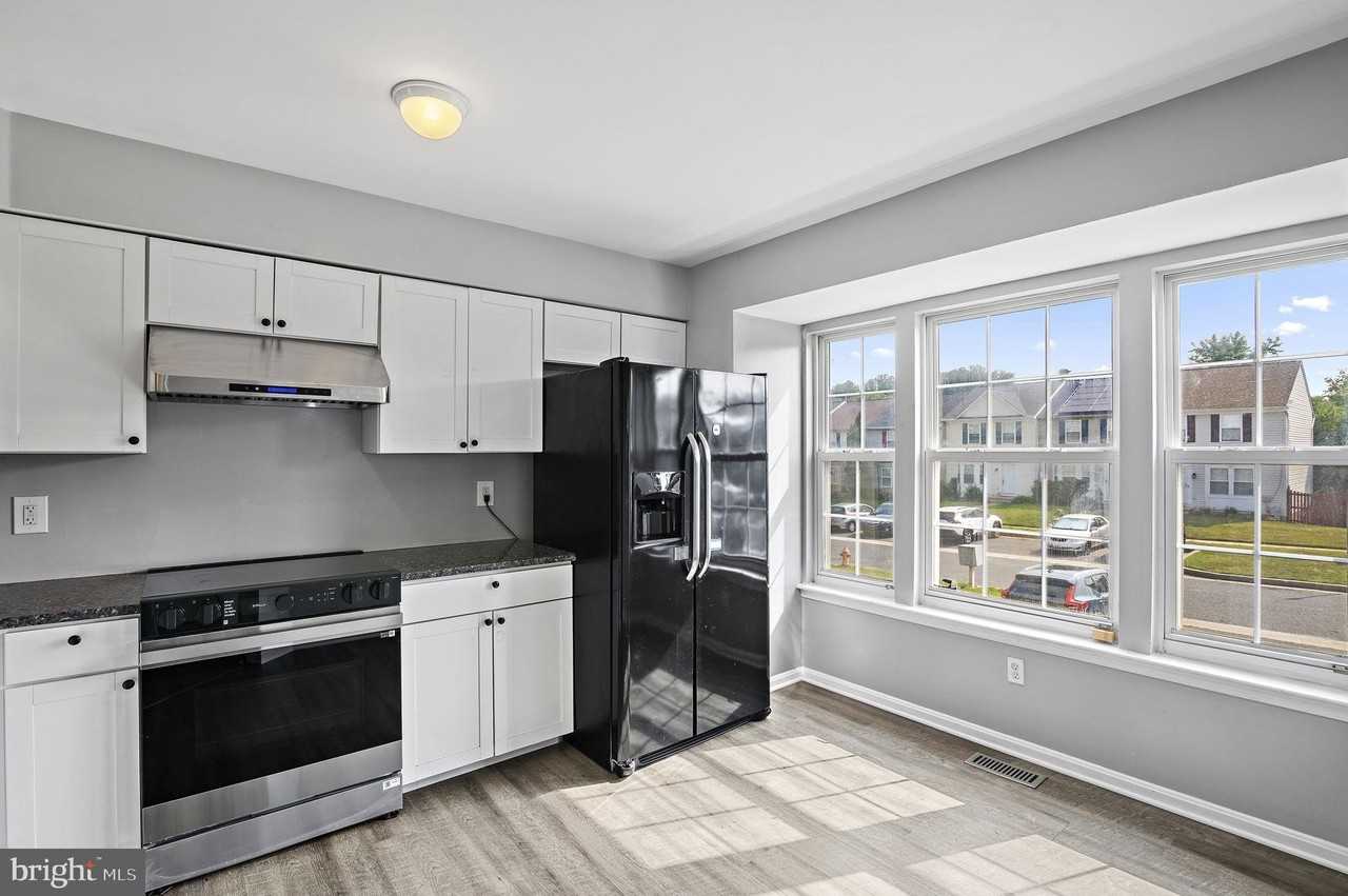 50 Parkhill Pl - Photo 4 of 27