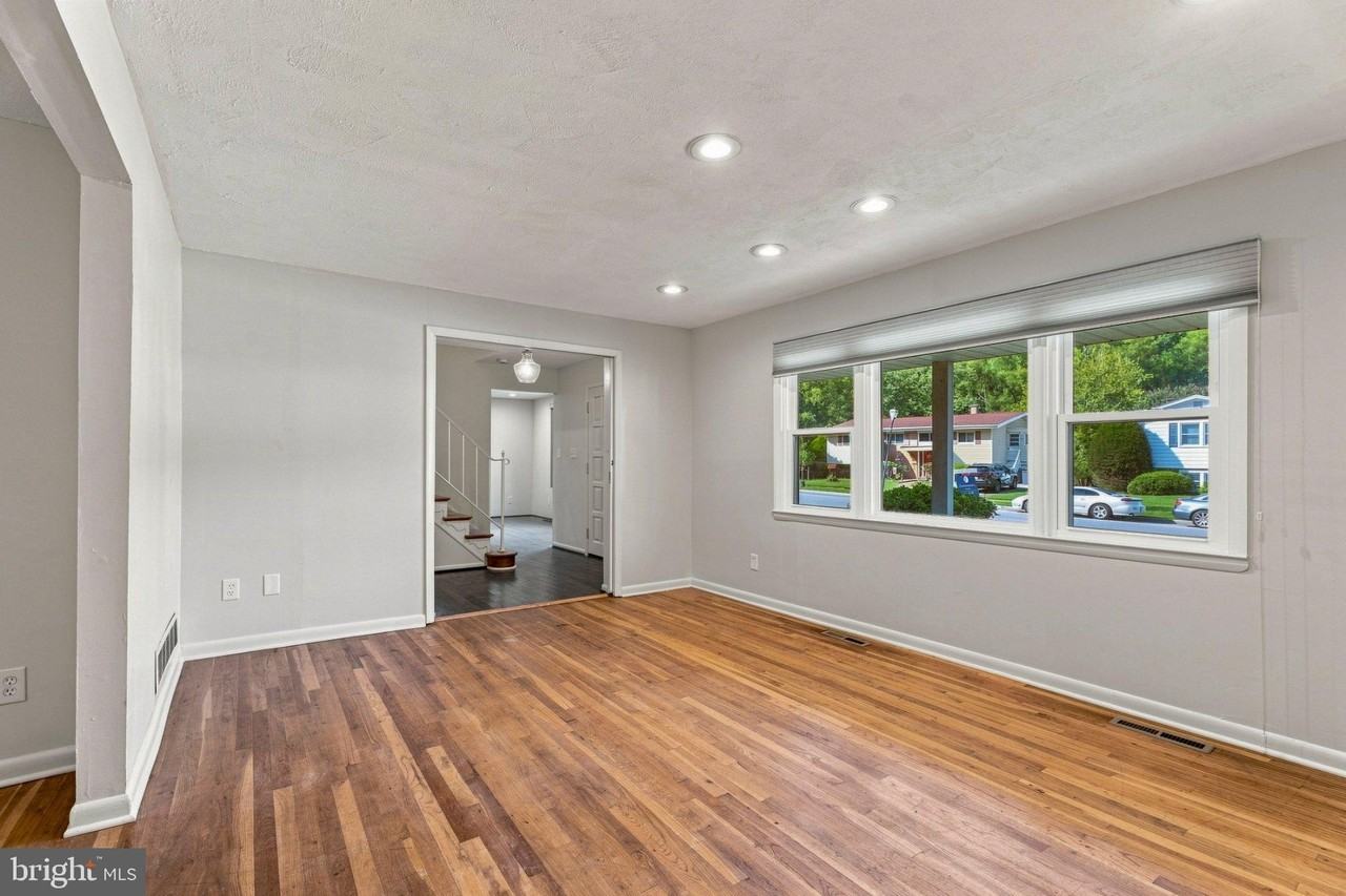 4631 Hawksbury Rd - Photo 5 of 39