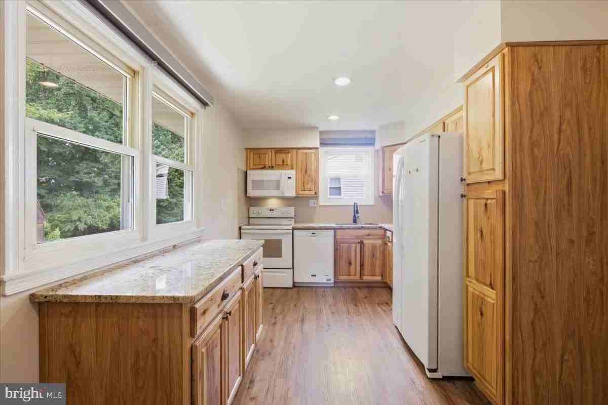 1447 Knight Ave - Photo 5 of 23