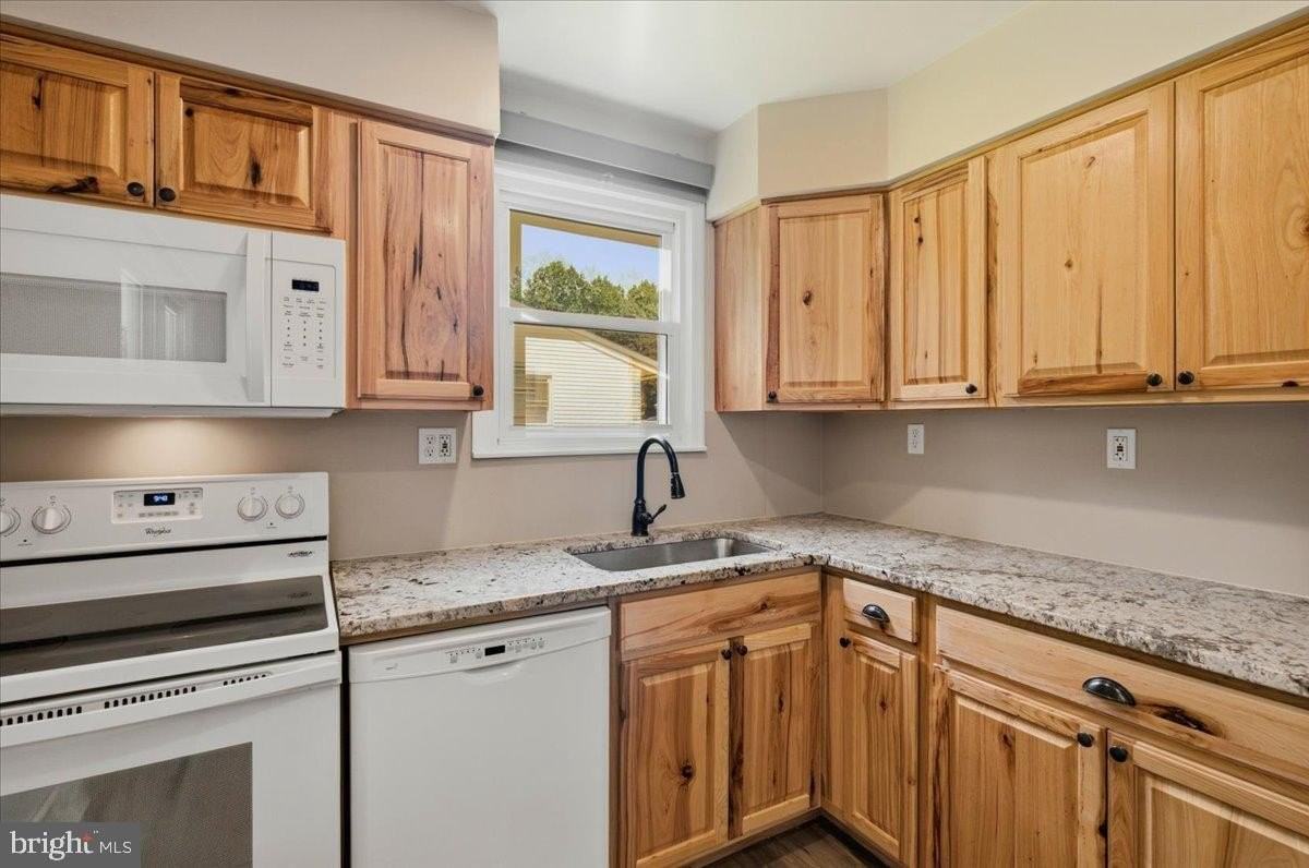 1447 Knight Ave - Photo 6 of 23