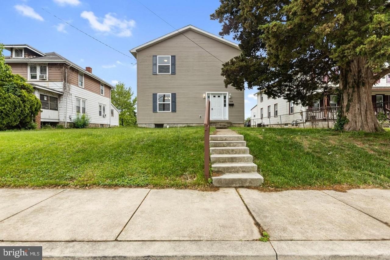 354 W Main St - Photo 2 of 20