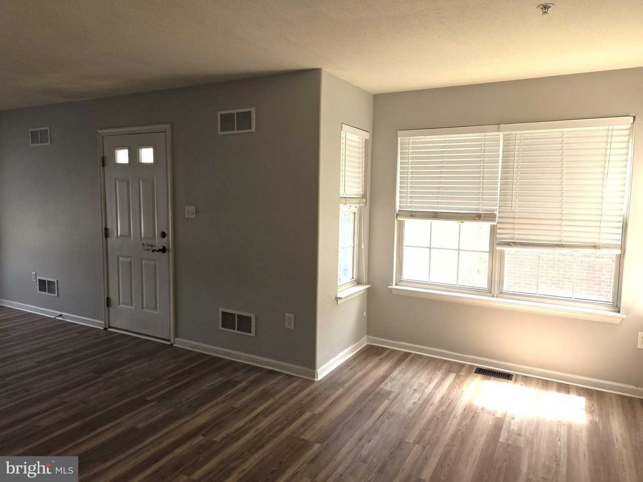 240 Mike Dr - Photo 4 of 25