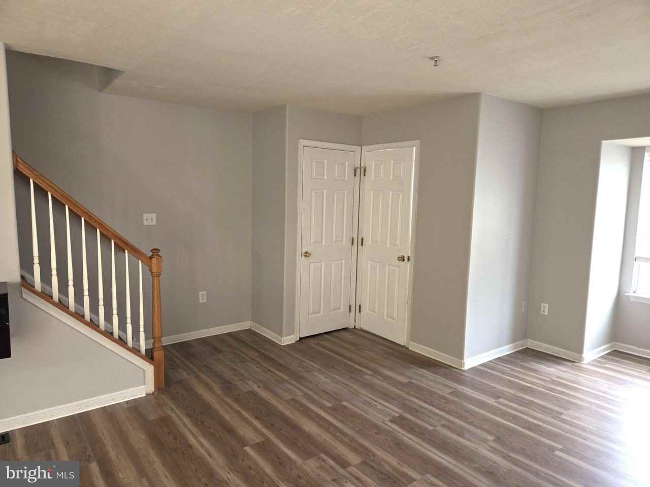 240 Mike Dr - Photo 5 of 25