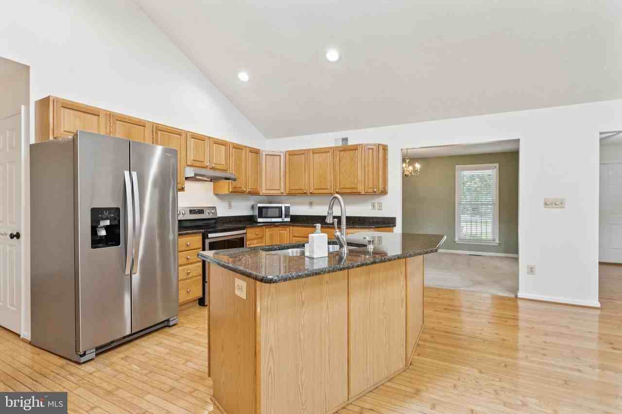 14610 Balsam Ct - Photo 2 of 30