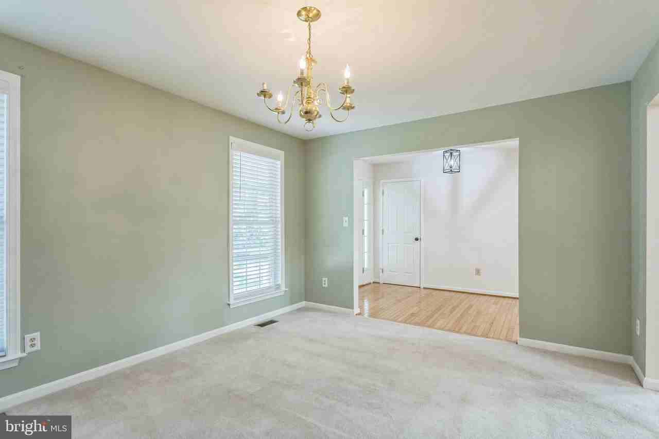 14610 Balsam Ct - Photo 6 of 30