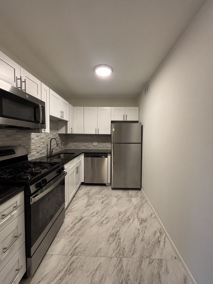 8503 Lotus Ave #315