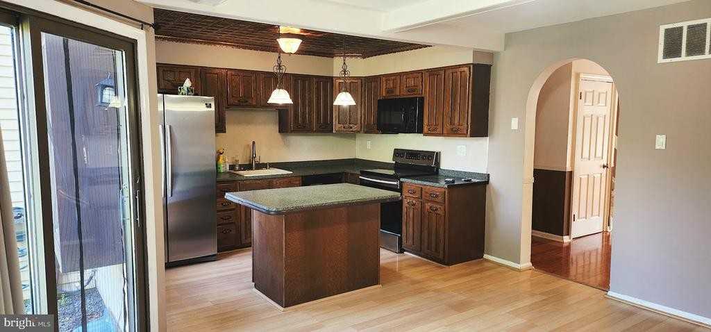 3 Colchester Pl - Photo 6 of 24