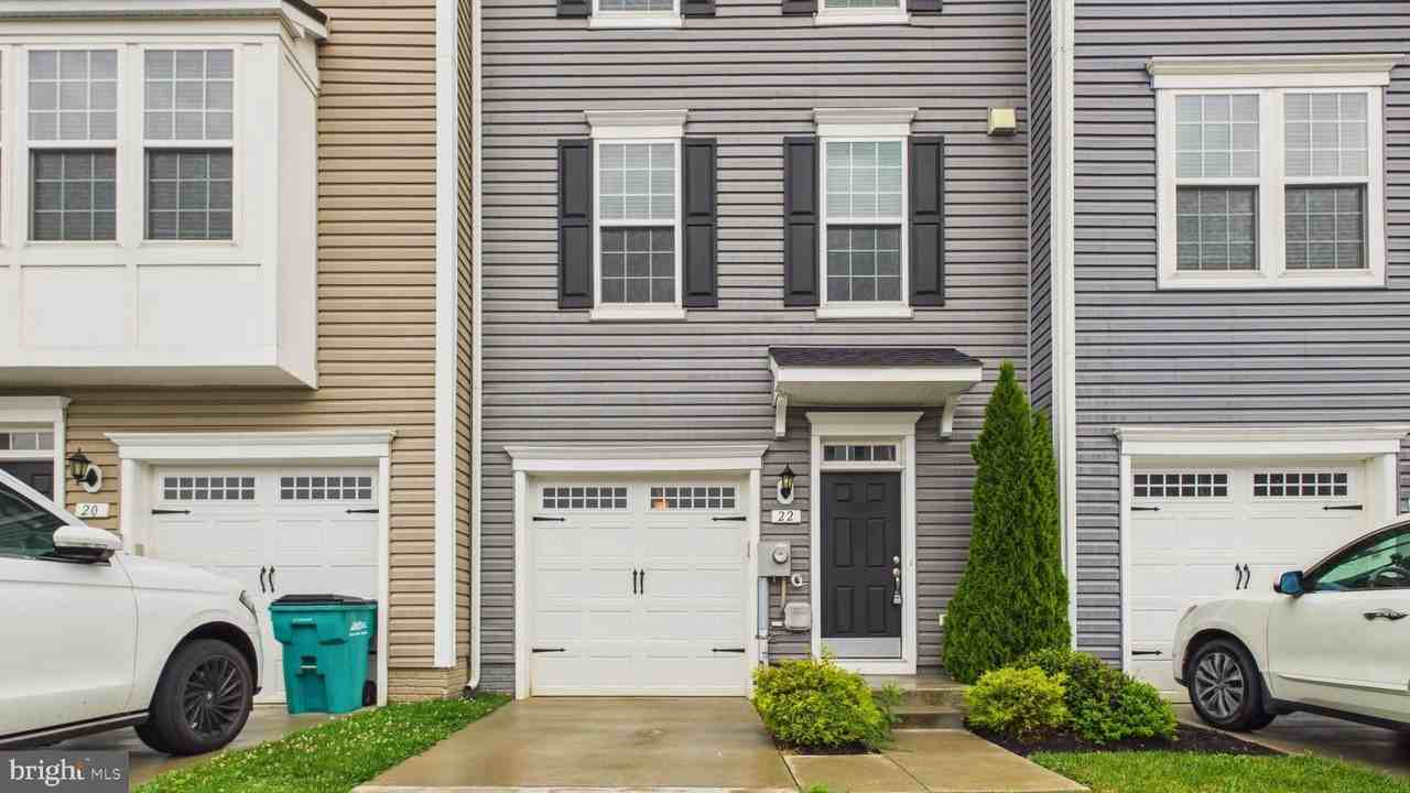 12 Chester Ct - Photo 2 of 50