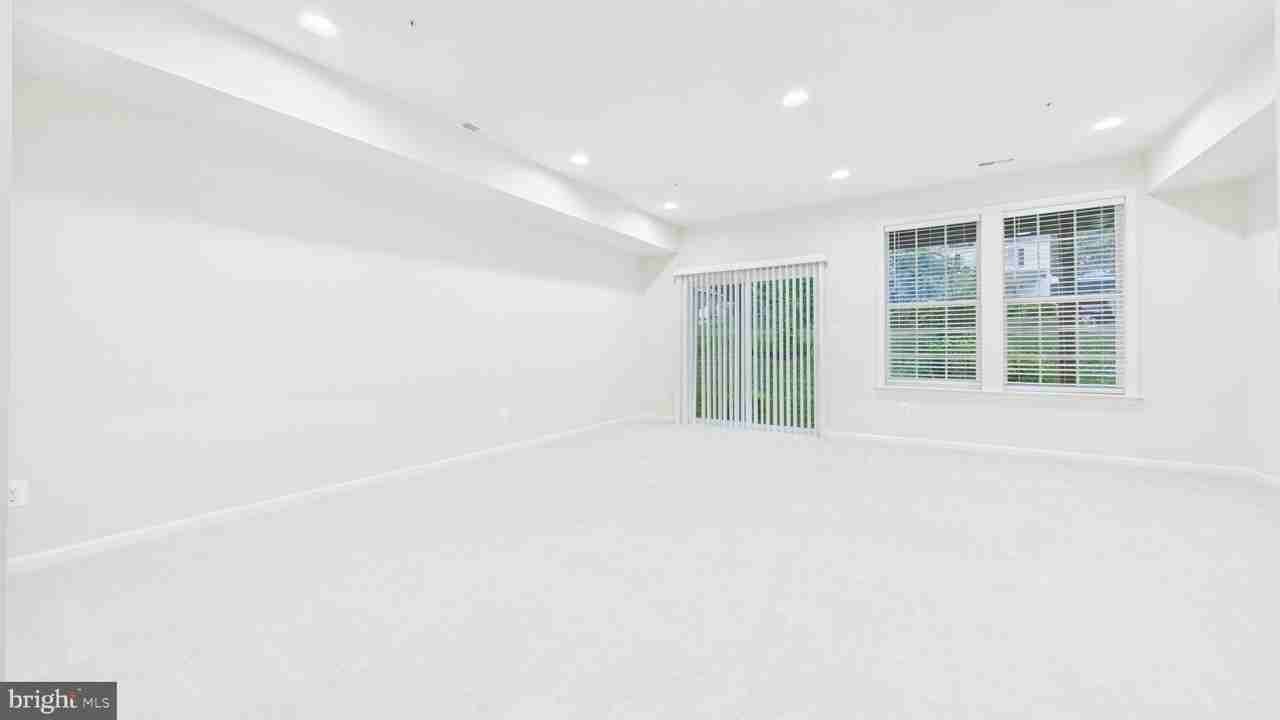 12 Chester Ct - Photo 5 of 50