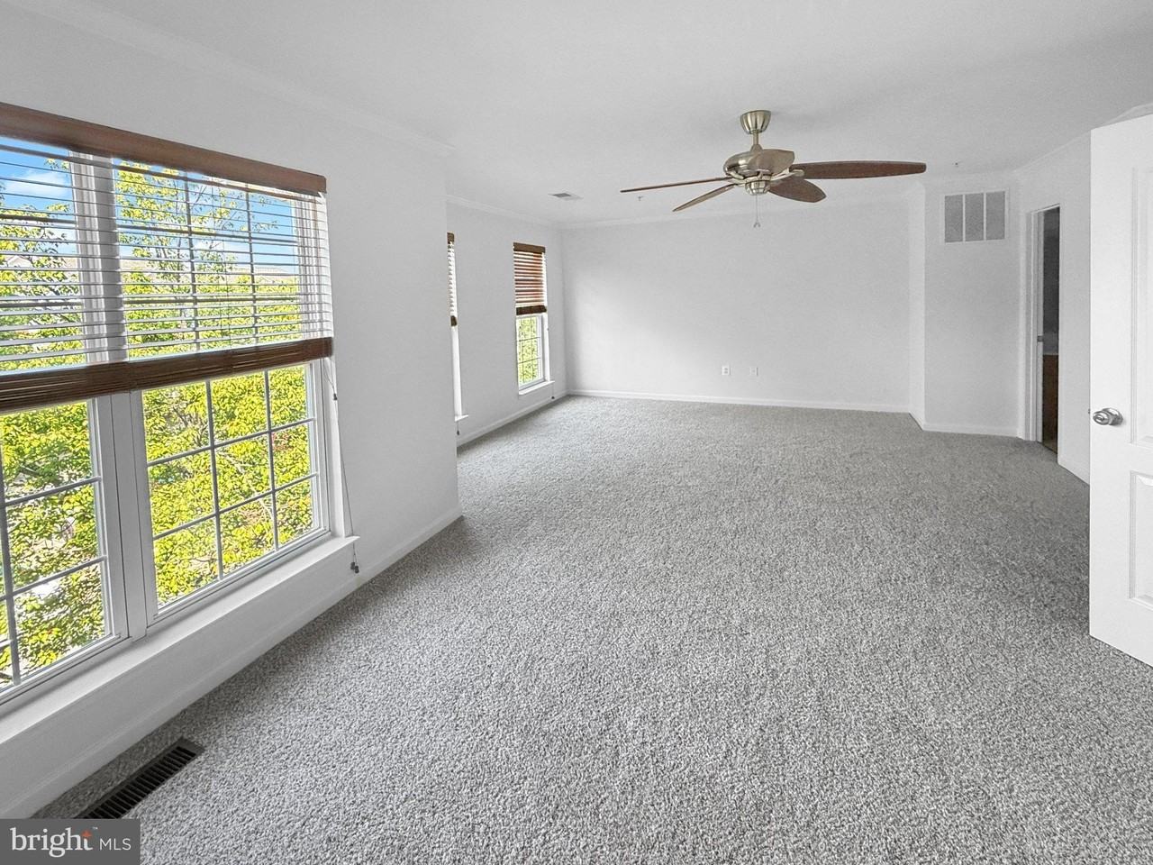 113 Whiskey Creek Cir - Photo 4 of 16