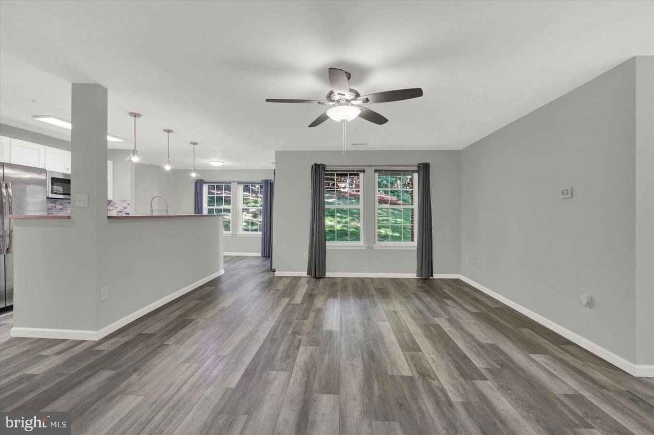 2406 Ellsworth Way #1B - Photo 3 of 18