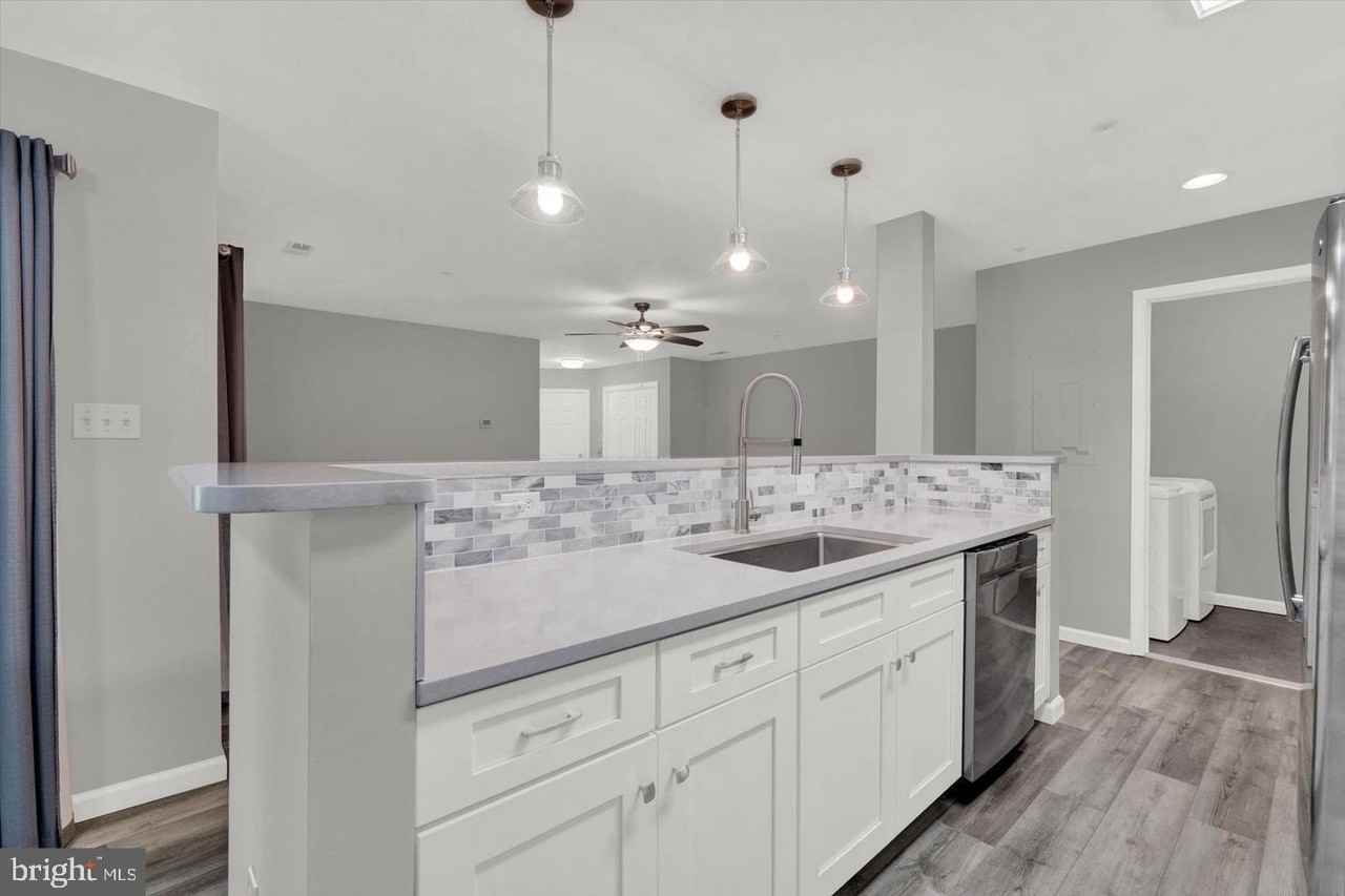 2406 Ellsworth Way #1B - Photo 4 of 18