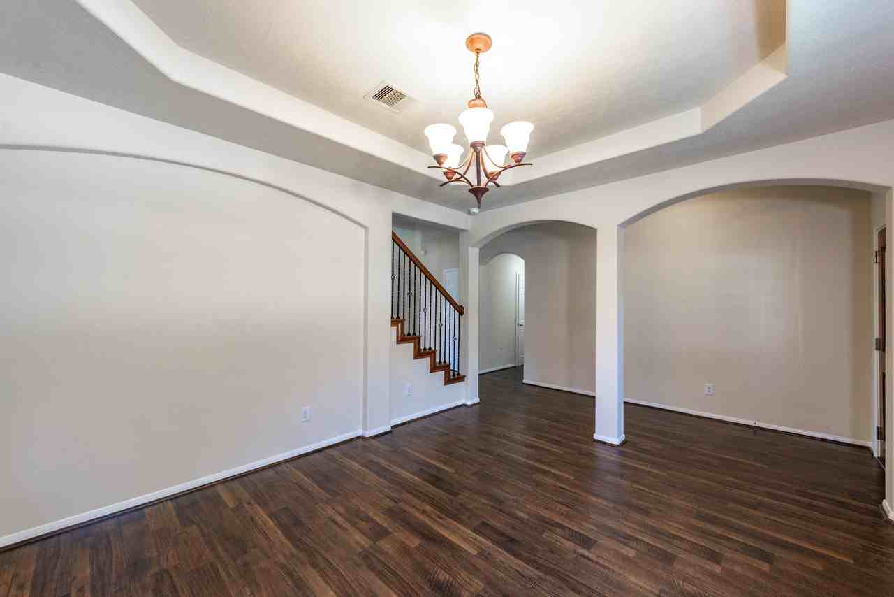 26302 Fox Ridge Ln - Photo 7 of 38