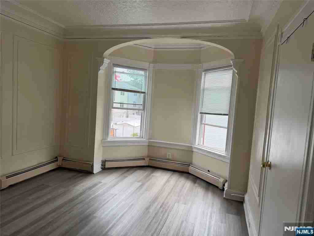 555 Broadway - Photo 4 of 7